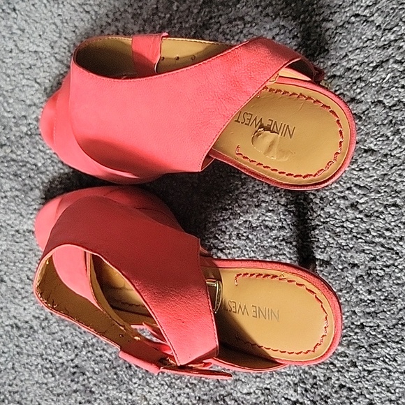 Sandals - Picture 3 of 4